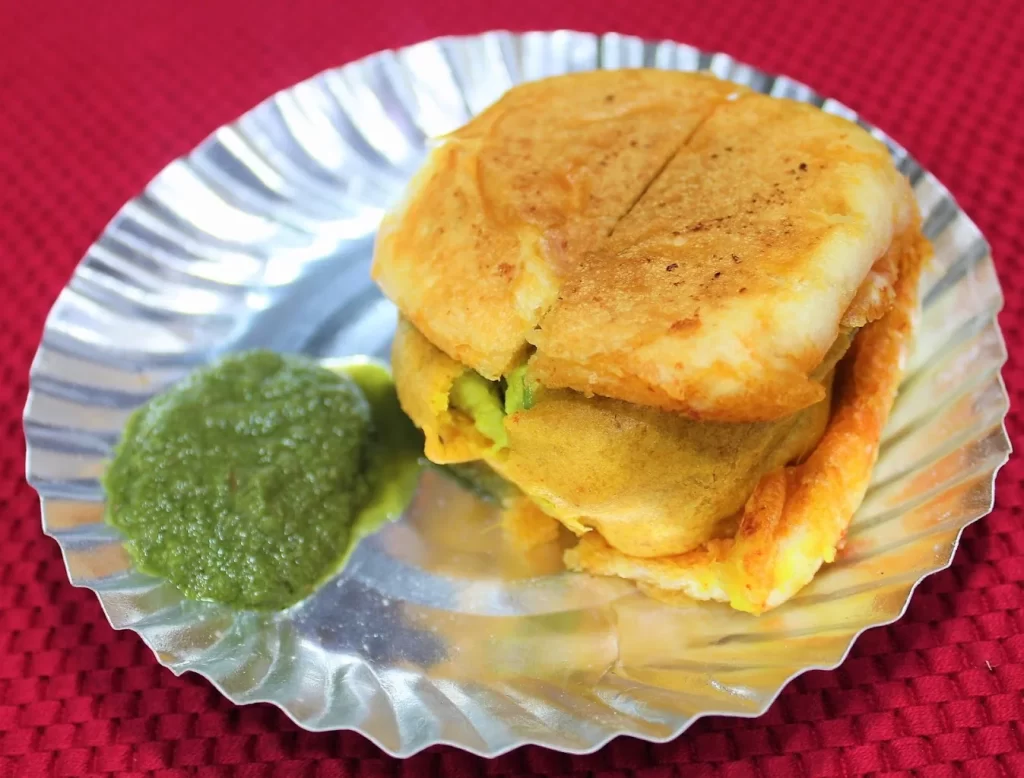 Amdavadi Vadapav