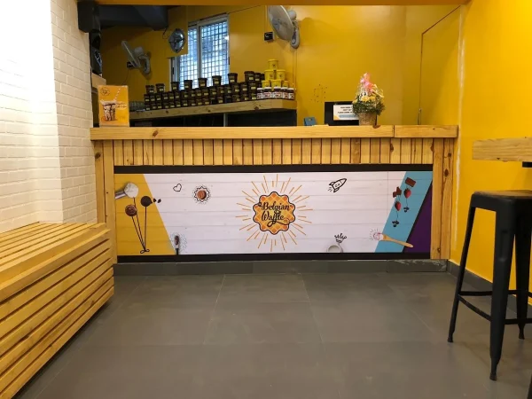 picture of interior of Belgian waffle’s outlet